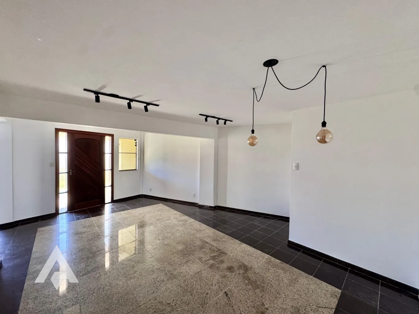Casa com 4 dormitórios à venda no bairro Água Verde! — foto 3