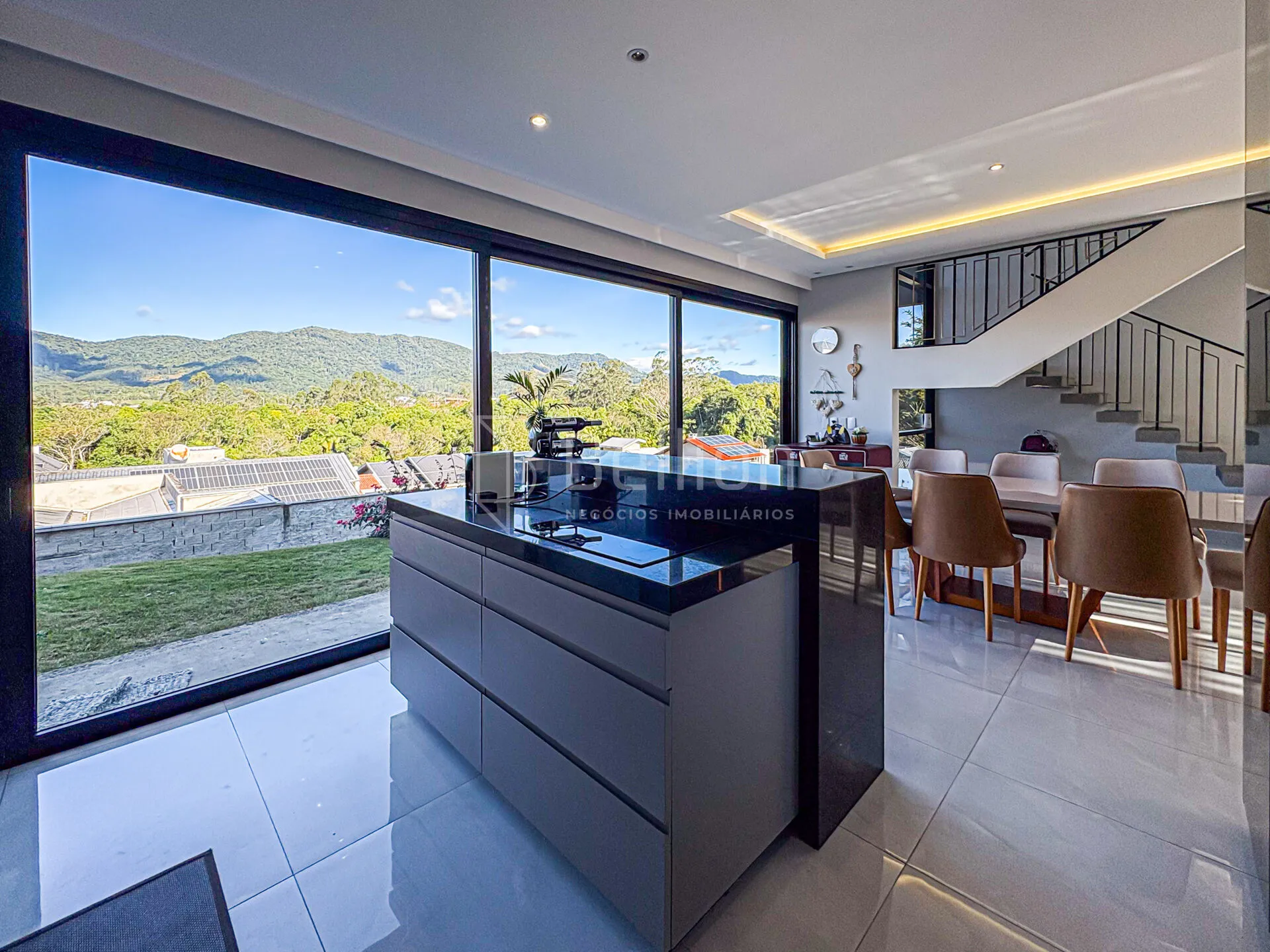 Excelente casa de alto padrão à venda no Loteamento Colina Verde - Estrada das Areias, em Indaial/SC. — foto 3