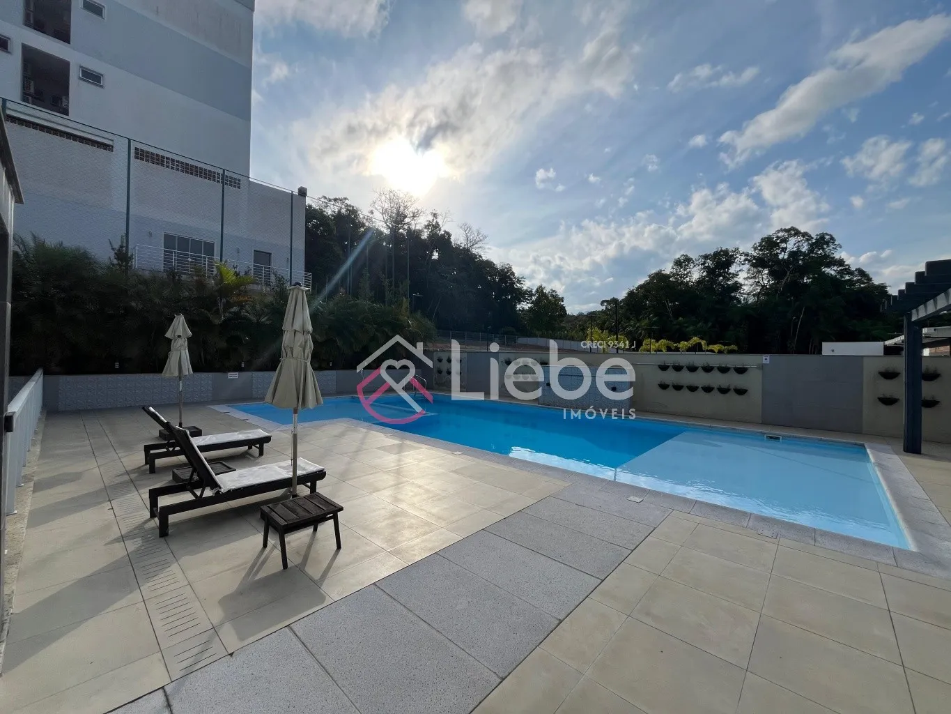 Lindo apartamento semi mobiliado e finamente decorado no Residencial Prisma Home Club, localizado no centro da cidade de Pomerode com 105,06m de área privativa. — foto 5