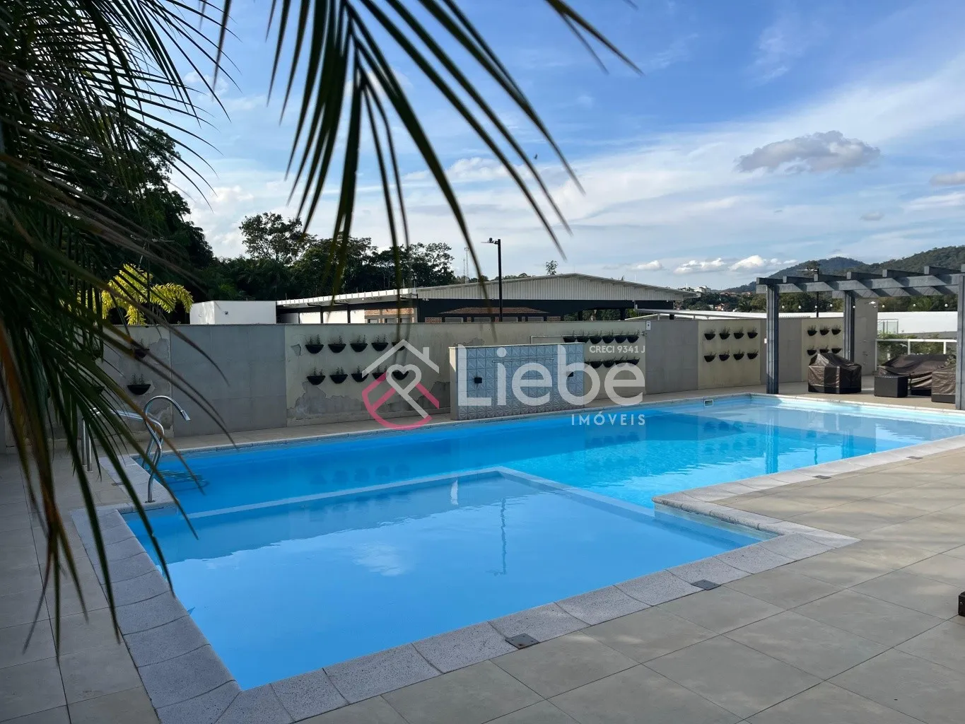 Lindo apartamento semi mobiliado e finamente decorado no Residencial Prisma Home Club, localizado no centro da cidade de Pomerode com 105,06m de área privativa. — foto 7