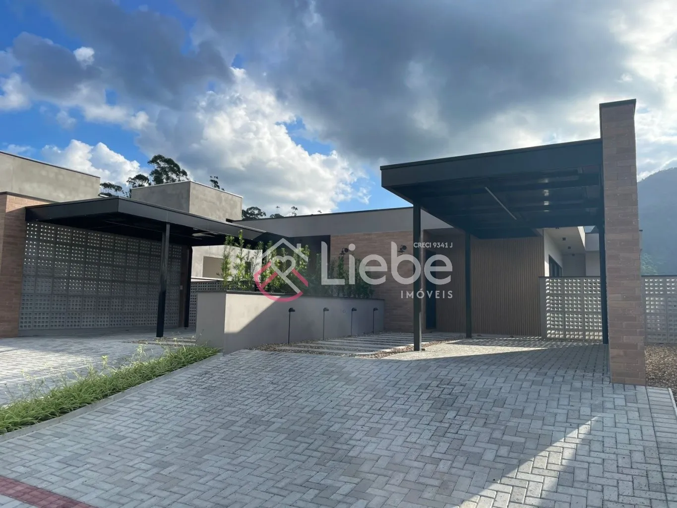 Casa Linda e Charmosa no Residencial BLUMONT com 95,60m de área privativa. Localizado no Residencial Greenpark na cidade de Pomerode. - foto 1