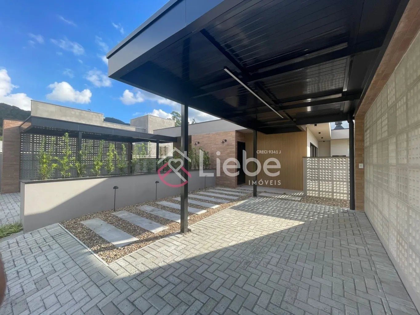 Casa Linda e Charmosa no Residencial BLUMONT com 95,60m de área privativa. Localizado no Residencial Greenpark na cidade de Pomerode. — foto 3