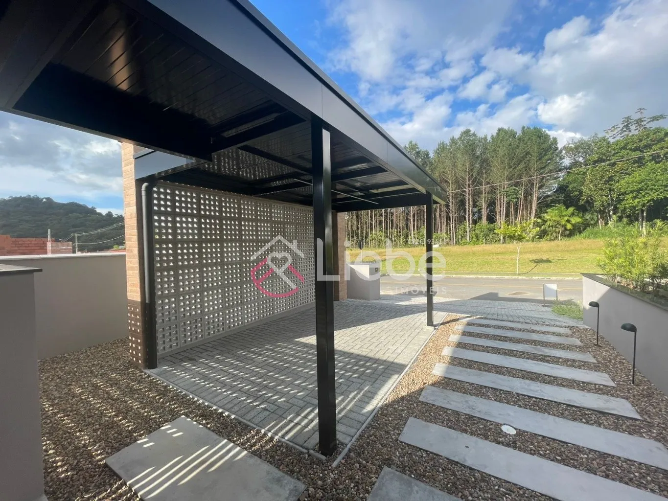 Casa Linda e Charmosa no Residencial BLUMONT com 95,60m de área privativa. Localizado no Residencial Greenpark na cidade de Pomerode. — foto 4