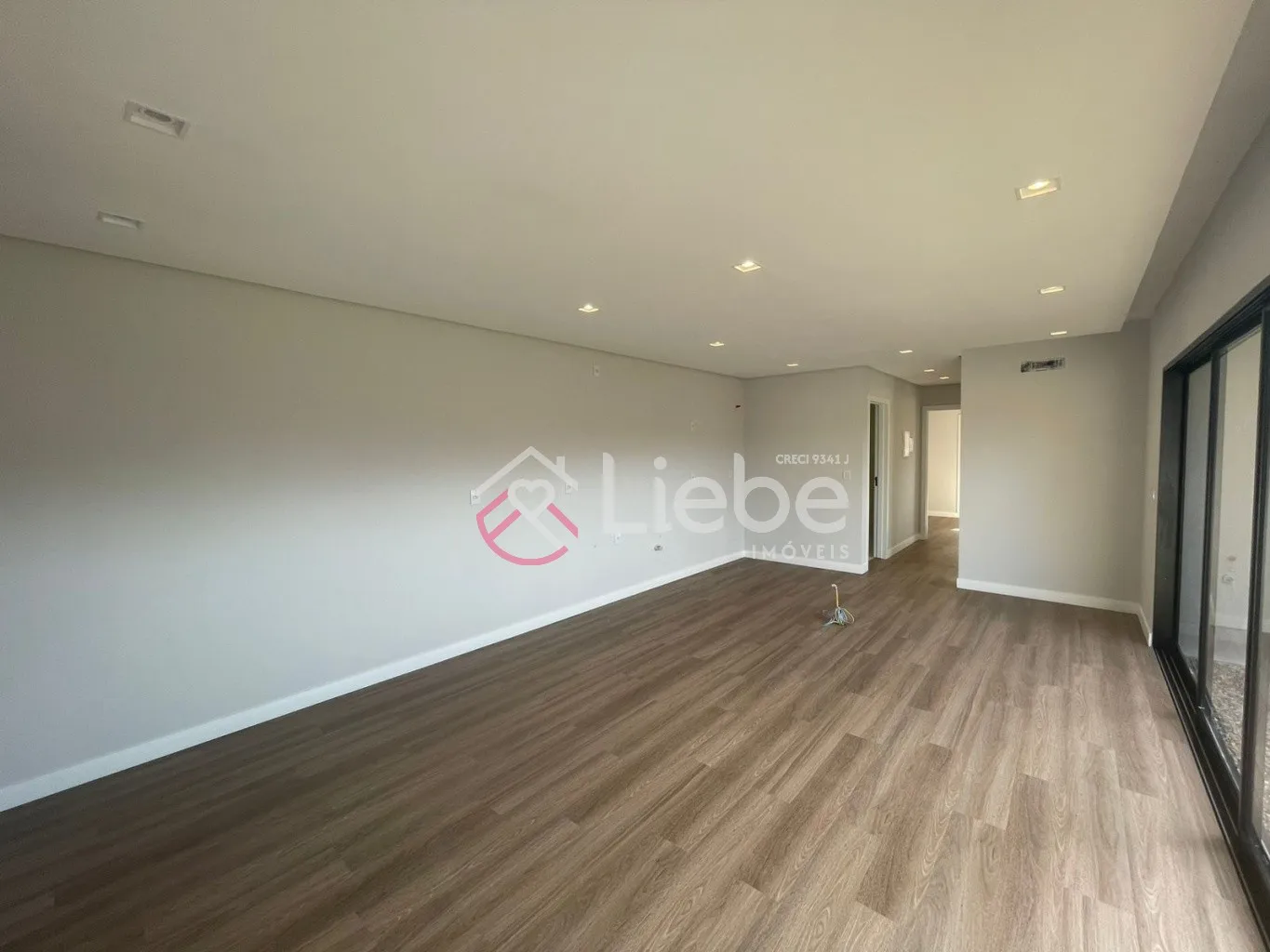 Casa Linda e Charmosa no Residencial BLUMONT com 95,60m de área privativa. Localizado no Residencial Greenpark na cidade de Pomerode. — foto 6