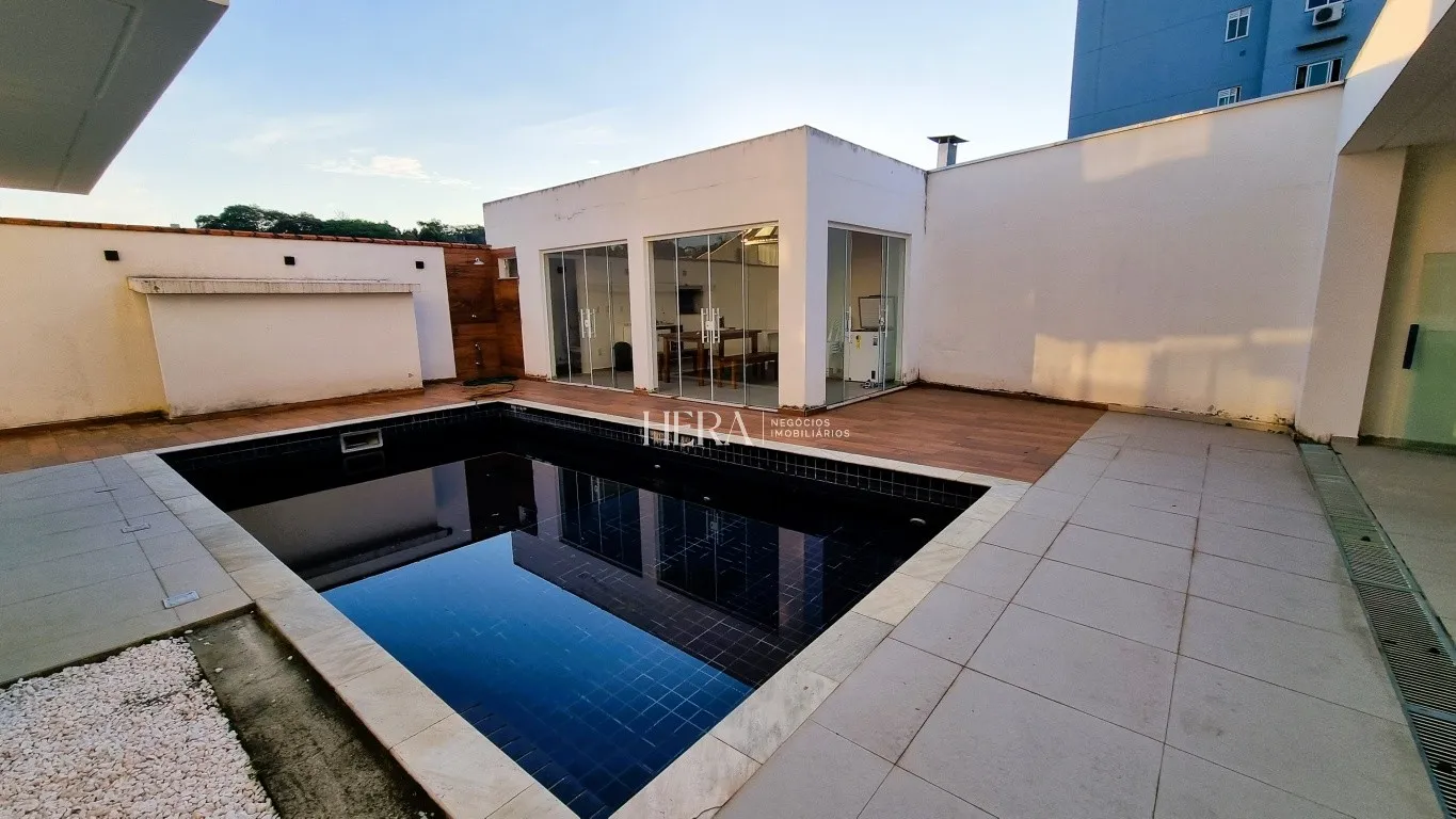 Residência de Alto Padrão no Bairro Água Verde - Conforto, Sofisticação e Localização Privilegiada — foto 5