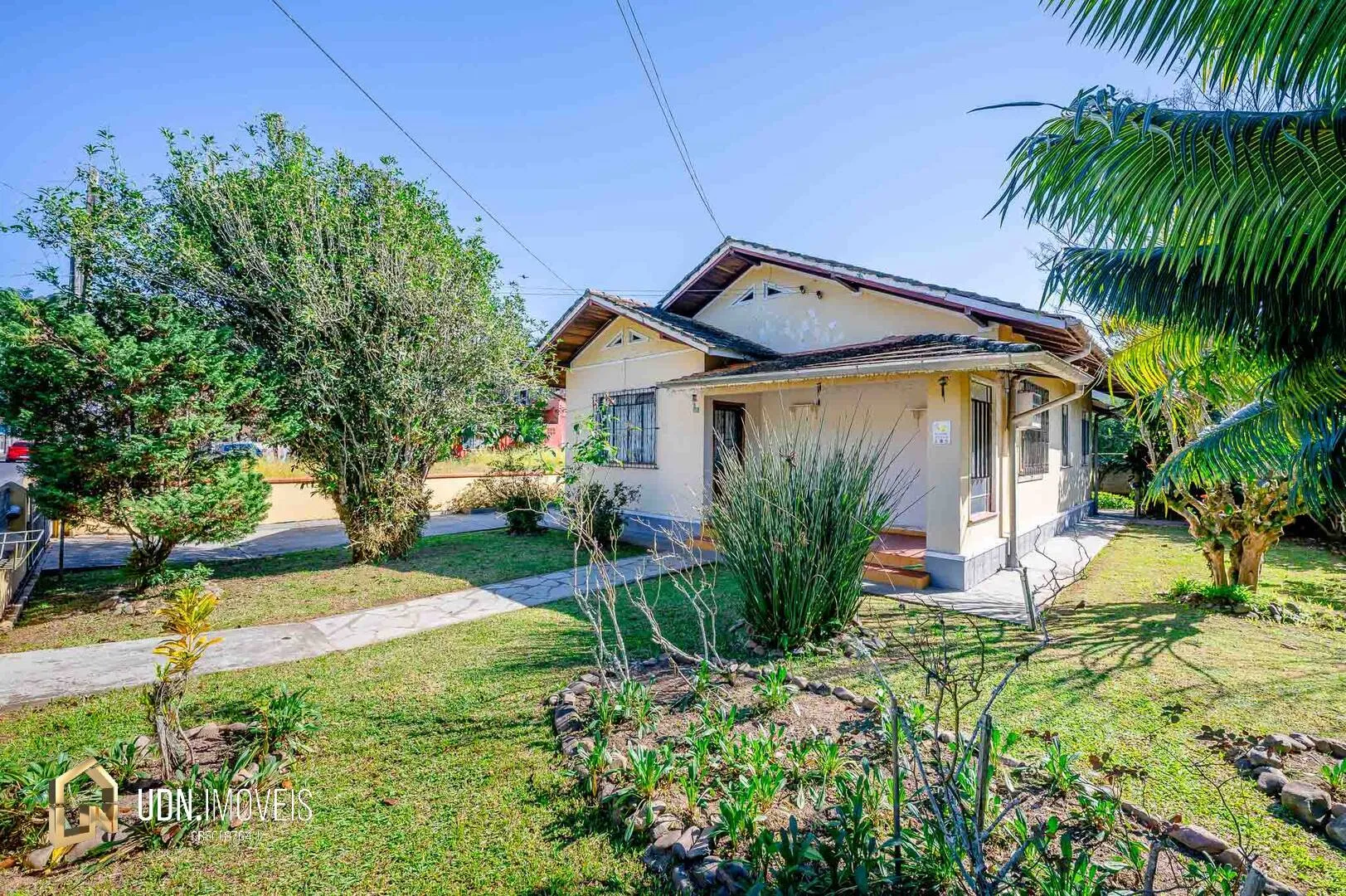 Casa à Venda no Bairro Valparaíso, Blumenau - SC - foto 1