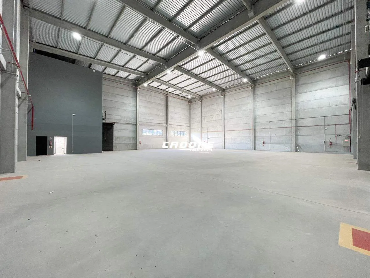 Galpão com aproximadamente 748,71m para locação em Navegantes I Cadore Imóveis — foto 3