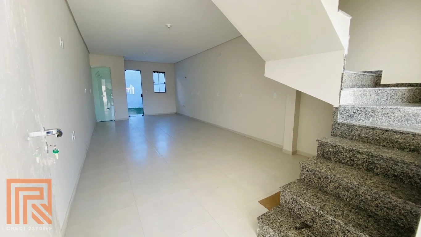 Sobrado com 3 dormitórios sendo 1 suíte e 2 vagas de garagem! — foto 3