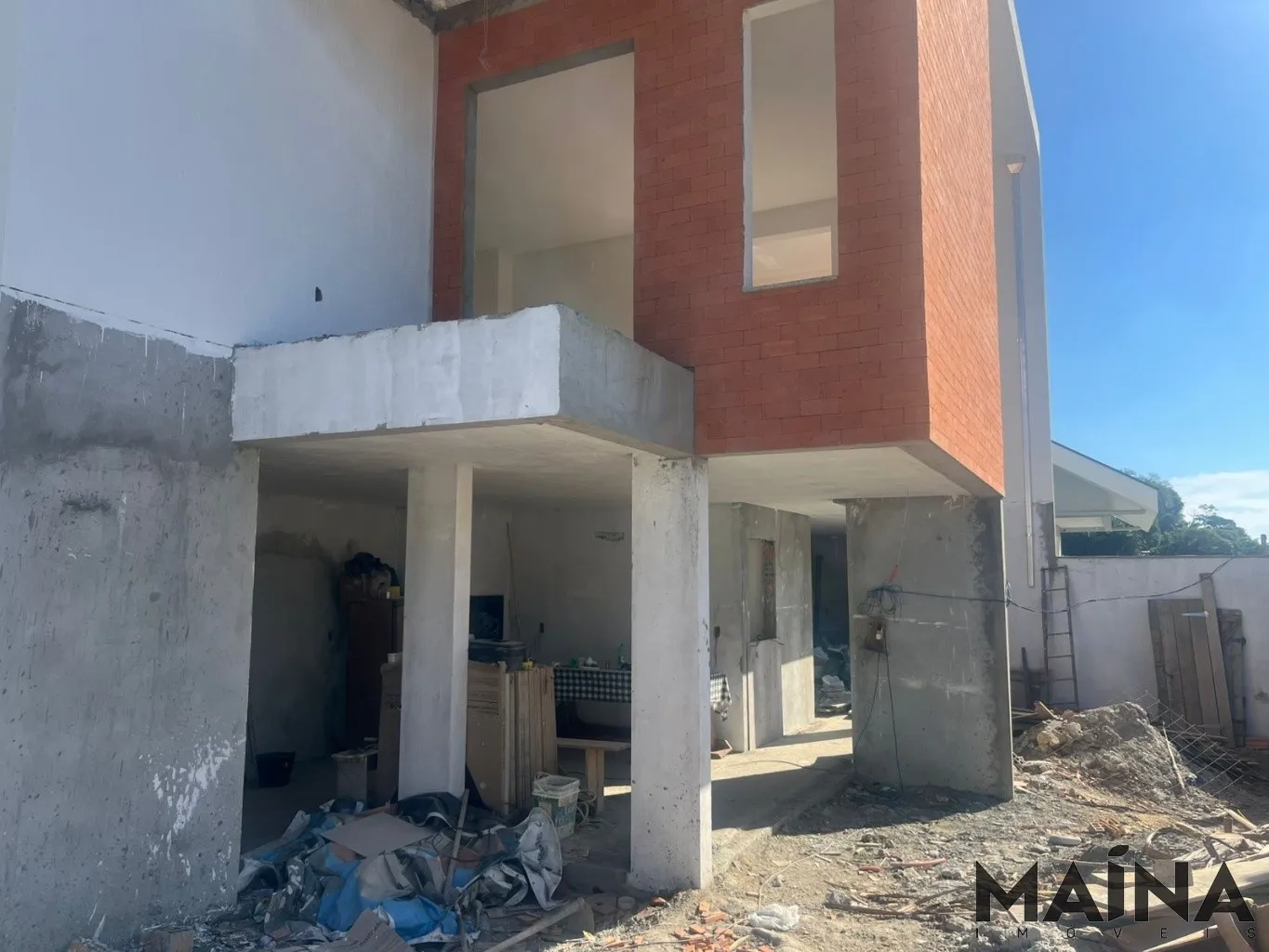 Casa moderna com 3 suítes, área de festas e piscina - Escola Agrícola, Blumenau - foto 1