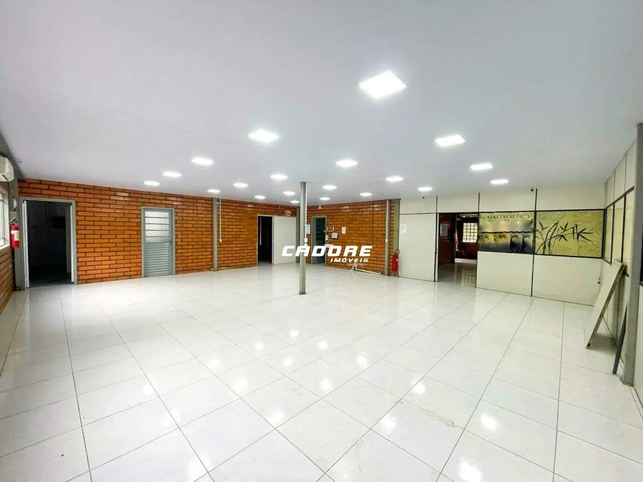 Excelente galpão com aproximadamente 350m para locação no bairro Do Salto I Cadore Imóveis — foto 2