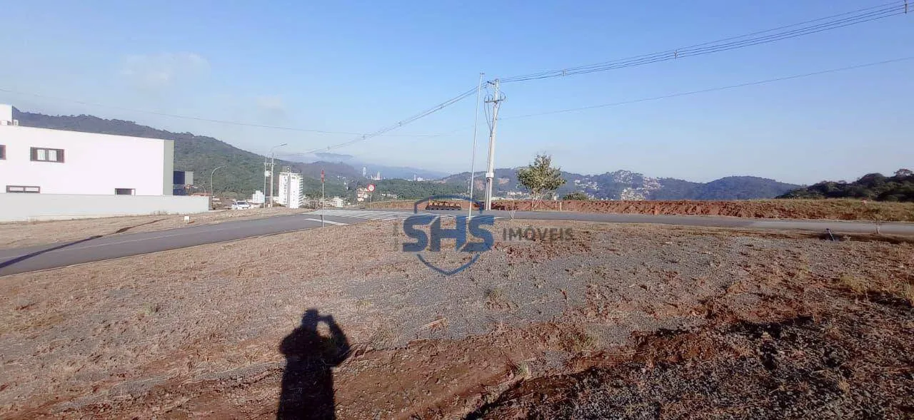 Terreno plano no Condomínio Paysage Privilége Parque no Bairro Ponta Aguda. — foto 7