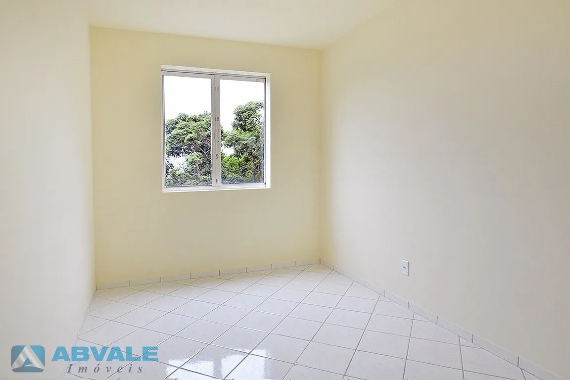 Apartamento 2 Dormitórios, Sacada e Garagem, em Condomínio com Portaria Vigiada — foto 7