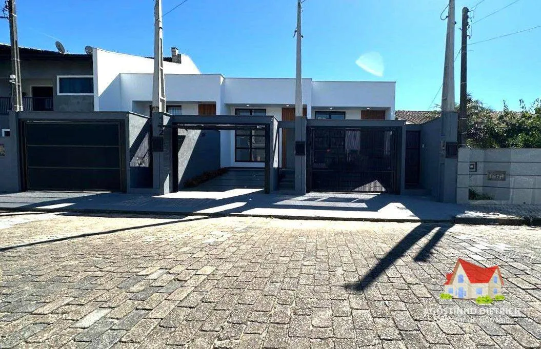 Casas Geminadas Terreas C/02 Quartos C/Suite + Vaga de Garagem + Espaco aos Fundos C/Churrasqueira No Bairro Iririu! - foto 1