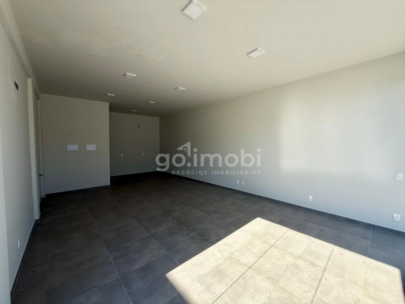 Sala comercial em ótima localização no Bairro Carijós em Indaial — foto 5