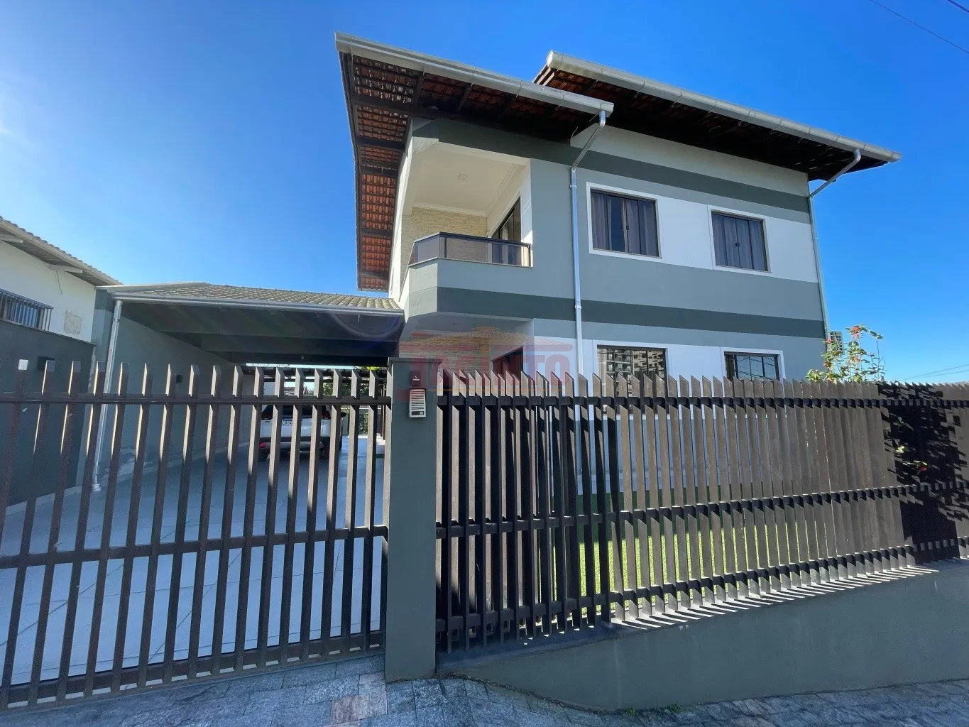Casa ampla de 2 pavimentos à venda - Excelente localização no bairro Fortaleza! — foto 2