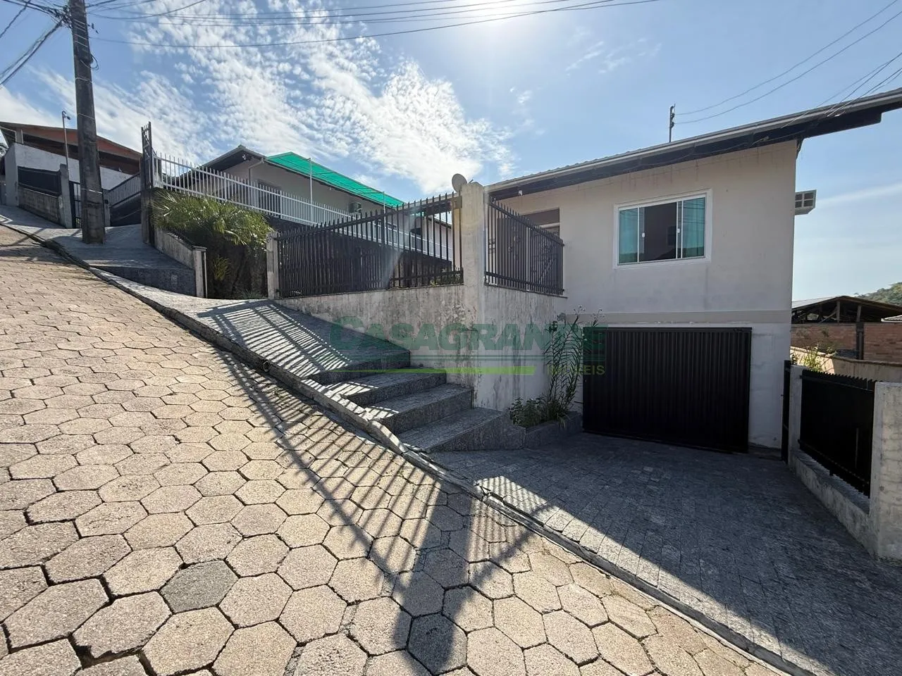 Ótima Casa no Bairro Itoupava Central em Blumenau com 3 Dormitórios. — foto 3