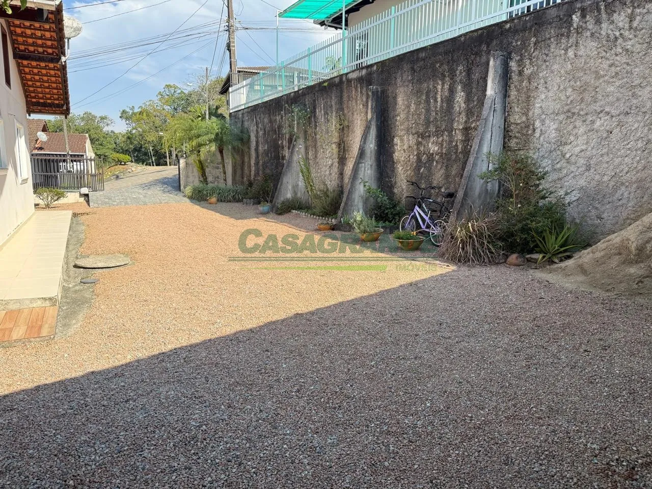 Ótima Casa no Bairro Itoupava Central em Blumenau com 3 Dormitórios. — foto 5