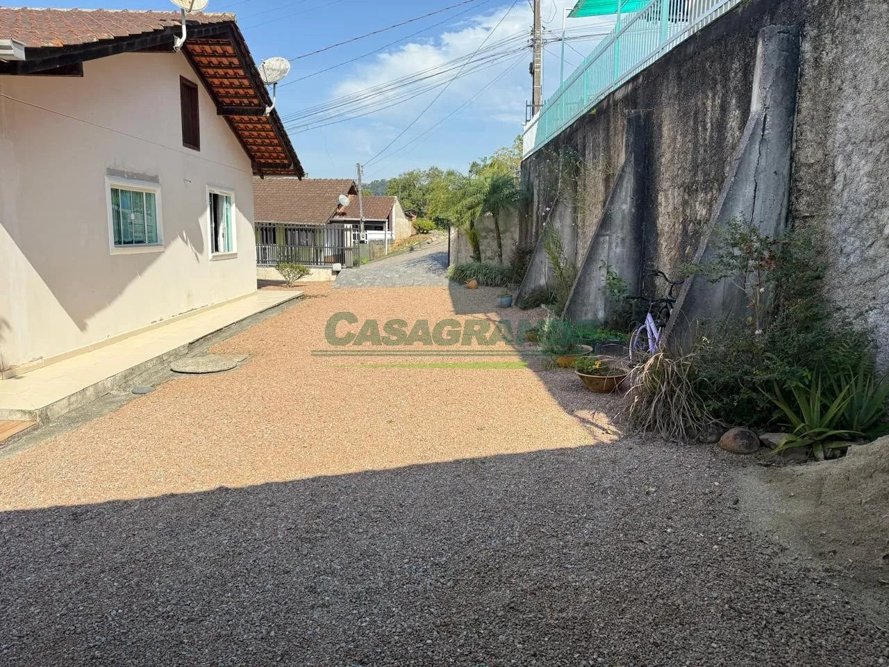 Ótima Casa no Bairro Itoupava Central em Blumenau com 3 Dormitórios. — foto 6