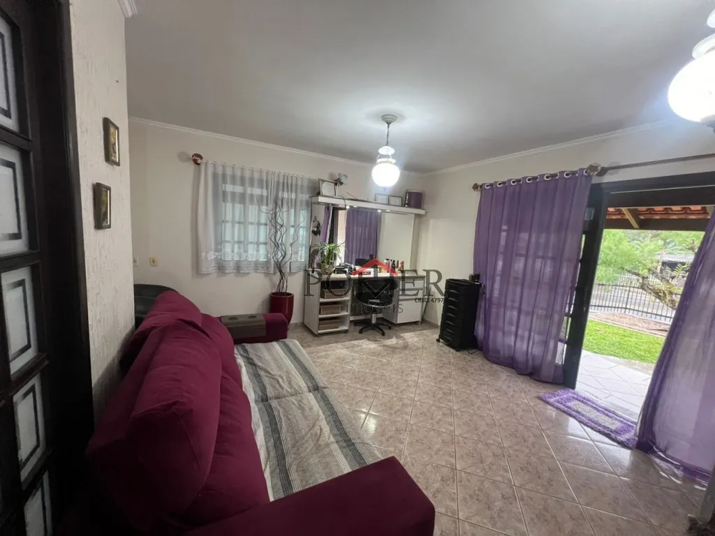 Residência ampla com 195,00m de área construída, com 3 drmitórios, terreno com 418,00m e bem localizada no bairro Testo Rega - Pomerode — foto 5