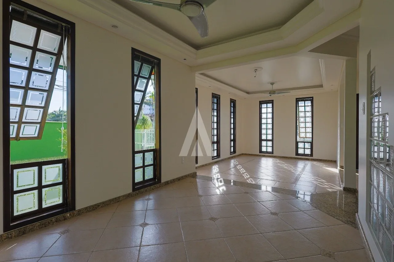 Sobrado com 1 suíte mais 2 quartos à venda no bairro Bom Retiro em Joinville - SC por R$ 1.690.000,00. — foto 3