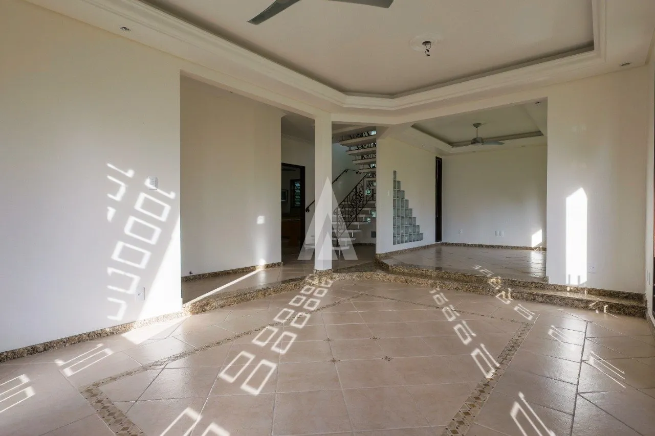 Sobrado com 1 suíte mais 2 quartos à venda no bairro Bom Retiro em Joinville - SC por R$ 1.690.000,00. — foto 4