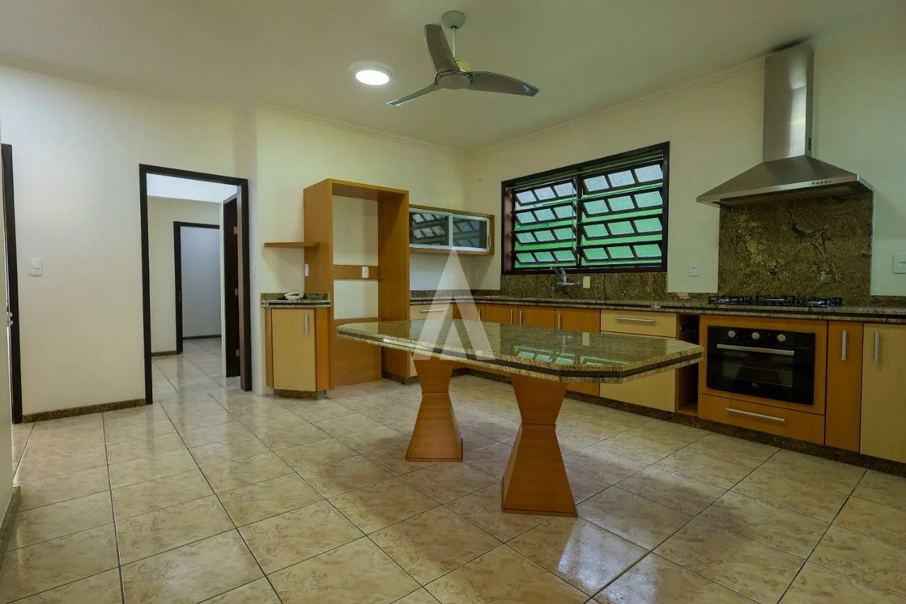 Sobrado com 1 suíte mais 2 quartos à venda no bairro Bom Retiro em Joinville - SC por R$ 1.690.000,00. — foto 5