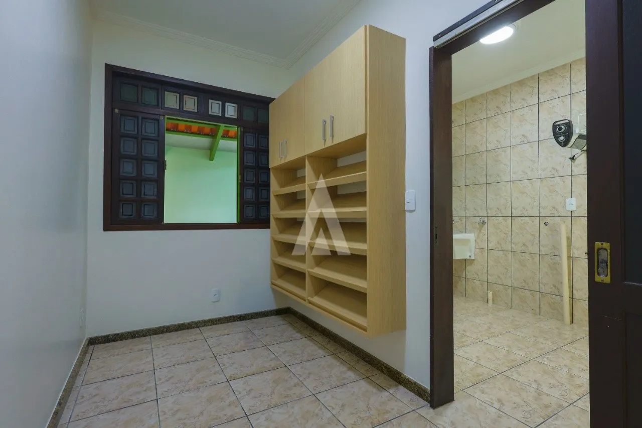 Sobrado com 1 suíte mais 2 quartos à venda no bairro Bom Retiro em Joinville - SC por R$ 1.690.000,00. — foto 7