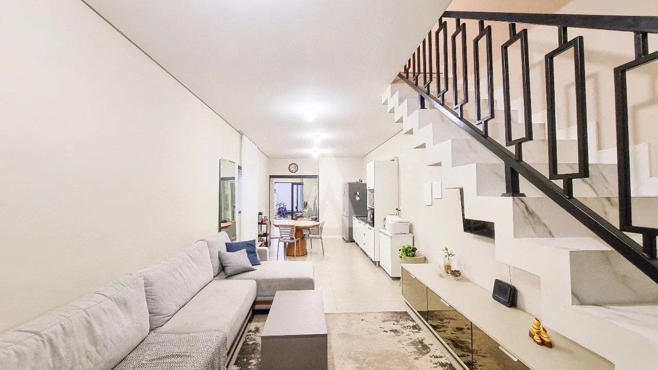 Sobrado geminado com 1 suíte mais 2 quartos à venda no bairro Gloria em Joinville-SC por R$ 1.200.000,00 — foto 2