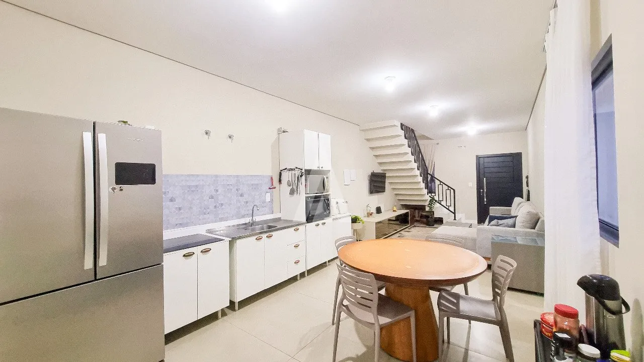 Sobrado geminado com 1 suíte mais 2 quartos à venda no bairro Gloria em Joinville-SC por R$ 1.200.000,00 — foto 4