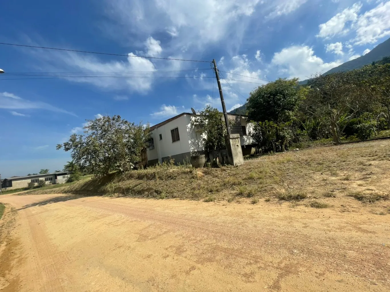 Terreno Industrial com Estrutura Residencial Locada - Rio Morto - Indaial. — foto 3