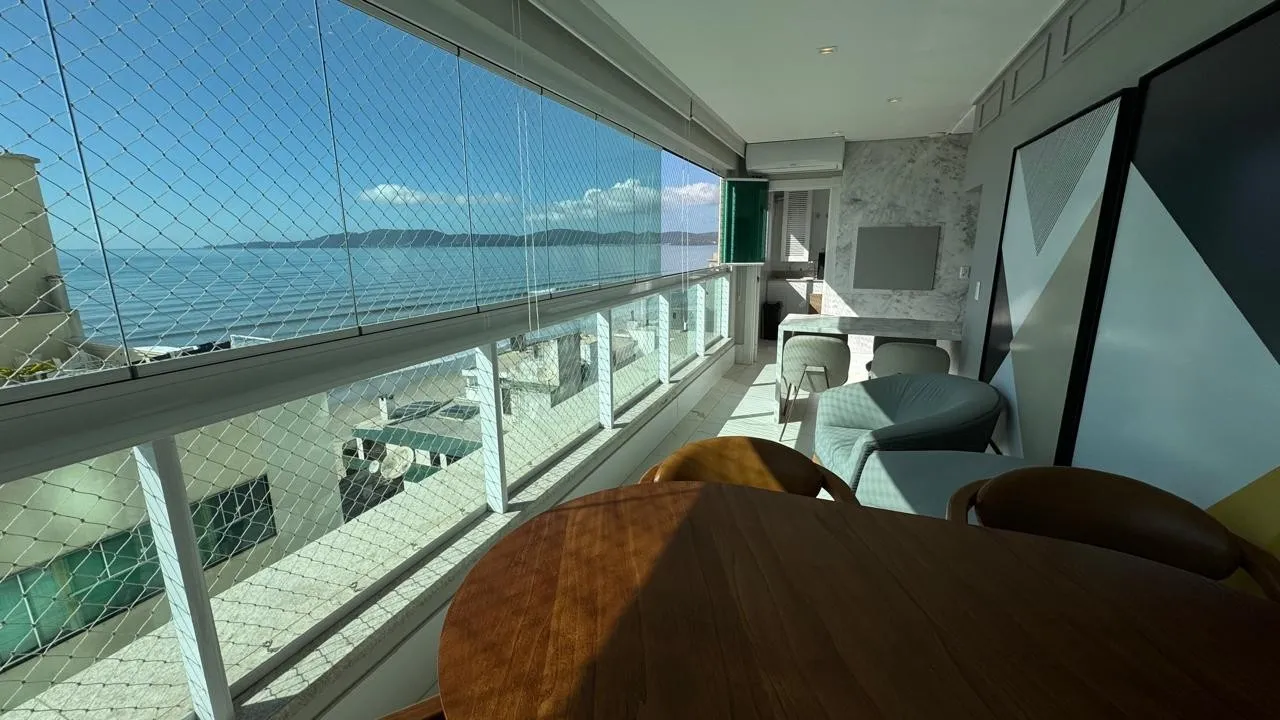 LINDO APARTAMENTO MOBILIADO EM ITAPEMA - MEIA PRAIA - A 30 METROS DO MAR - foto 1