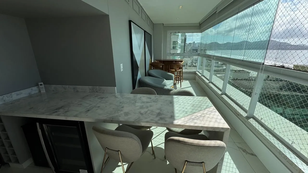 LINDO APARTAMENTO MOBILIADO EM ITAPEMA - MEIA PRAIA - A 30 METROS DO MAR — foto 3