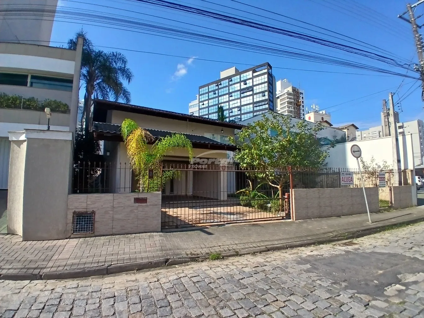 Casa comercial/ residencial MOBILIADA disponível para locação no bairro VILA NOVA - BLUMENAU/SC - foto 1