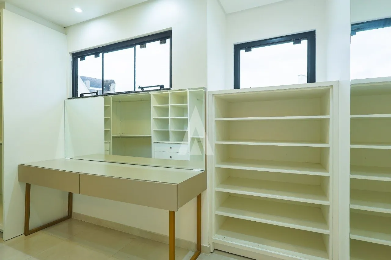 Sobrado com 3 suítes e 2 quartos à venda no bairro Bom Retiro em Joinville - SC por R$ 1.520.000,00. — foto 7