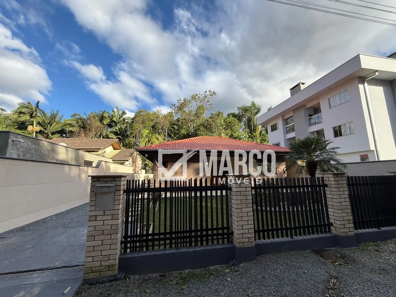 Casa com amplo quintal no Ribeirão Areia — foto 3
