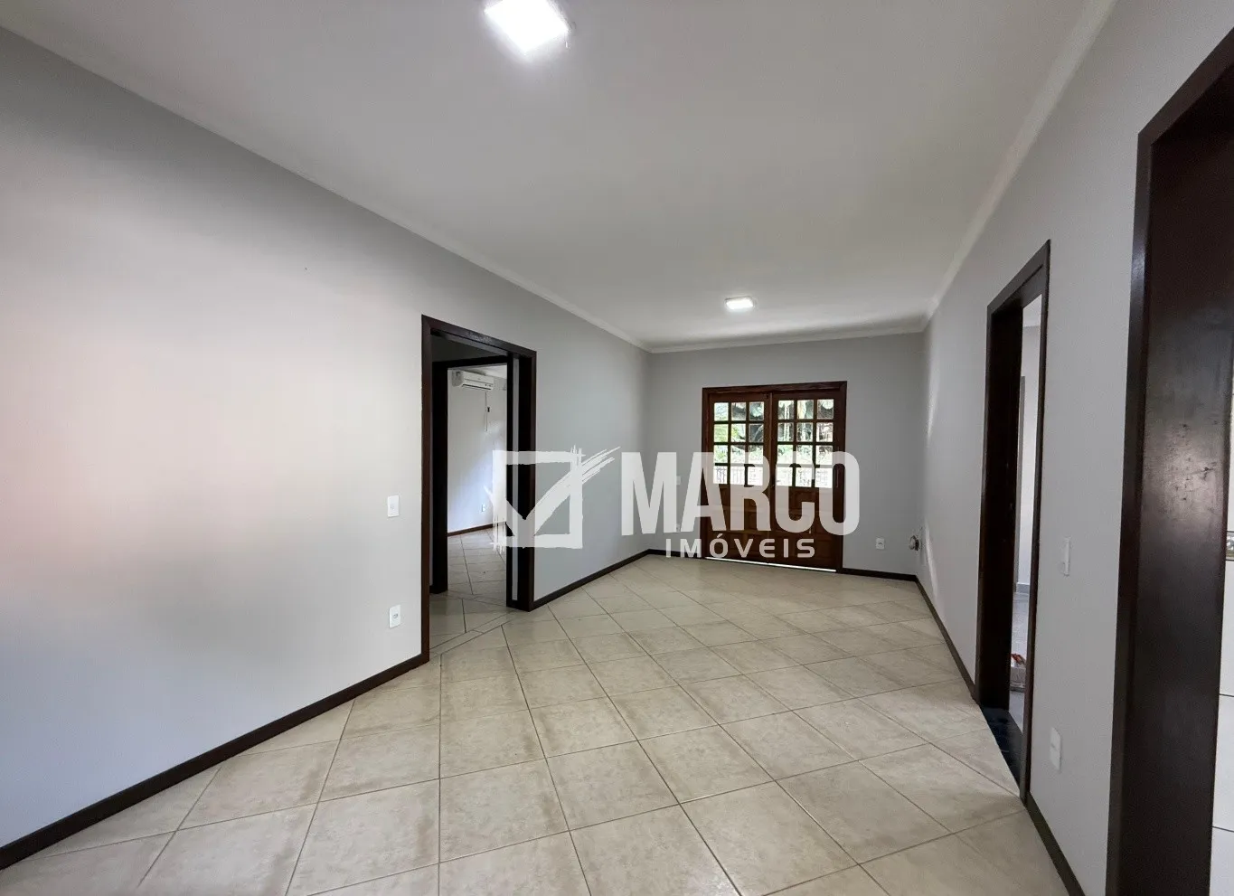 Casa com amplo quintal no Ribeirão Areia — foto 7