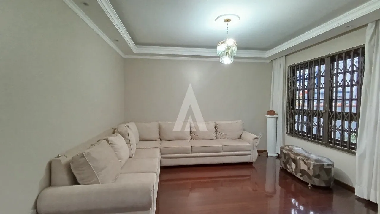 Casa com 1 suíte e 2 quartos à venda no bairro Saguaçu em Joinville - SC por R$ 1.300.000,00. — foto 2