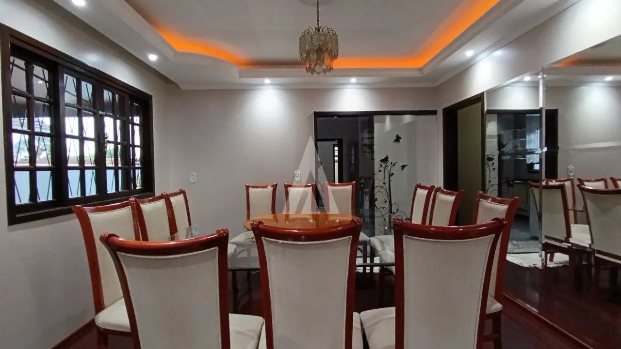 Casa com 1 suíte e 2 quartos à venda no bairro Saguaçu em Joinville - SC por R$ 1.300.000,00. — foto 4