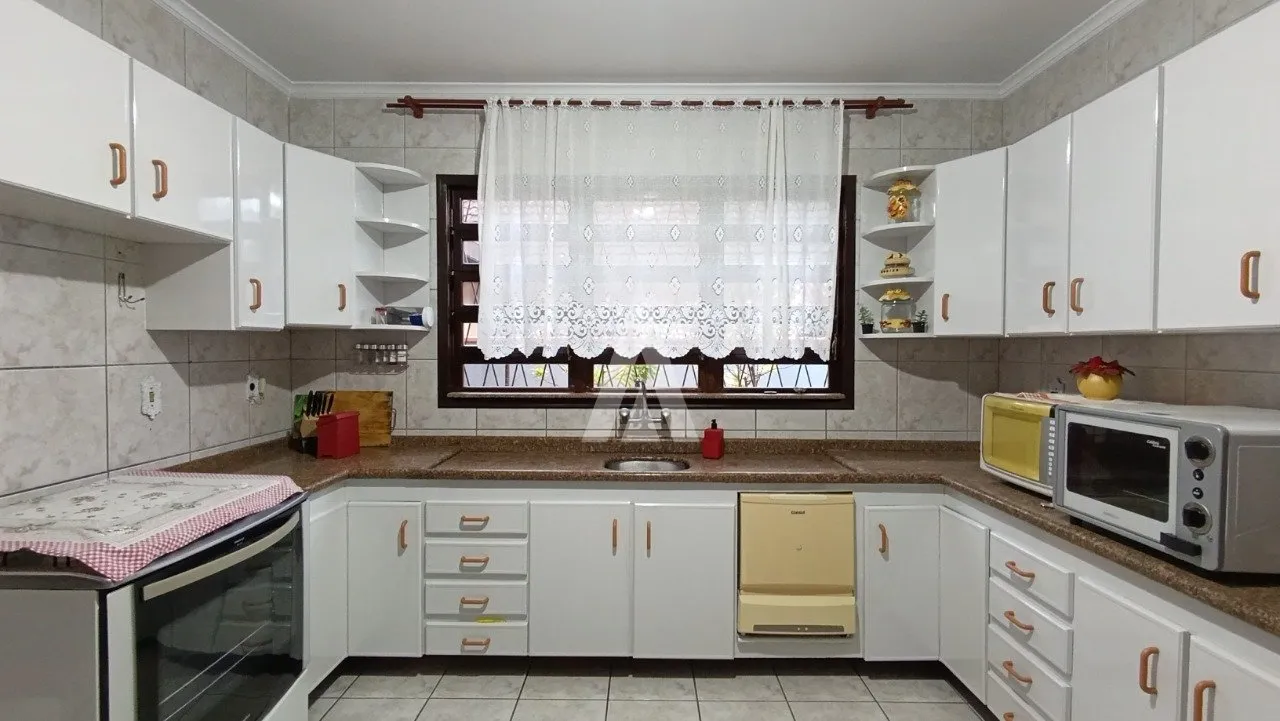 Casa com 1 suíte e 2 quartos à venda no bairro Saguaçu em Joinville - SC por R$ 1.300.000,00. — foto 5