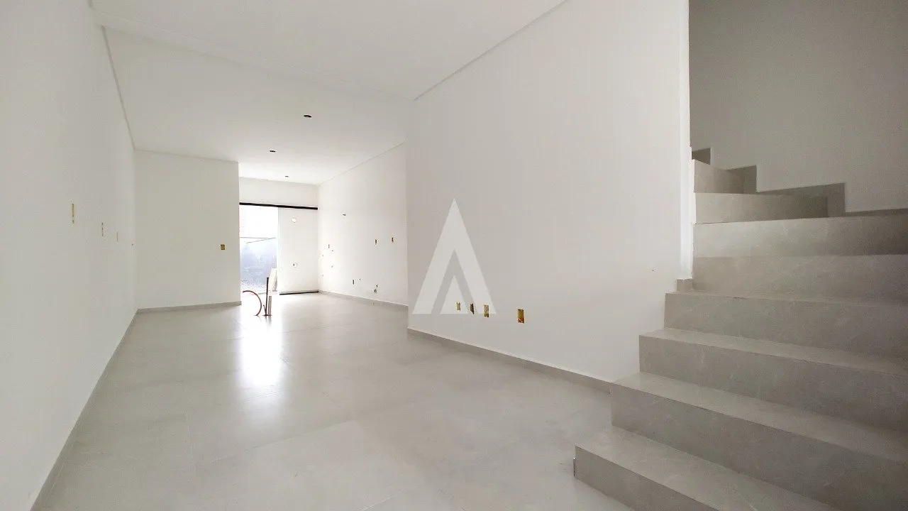 Sobrado geminado com 1 suíte e 2 quartos à venda no bairro Iririú em Joinville - SC por R$ 519.000,00. — foto 2