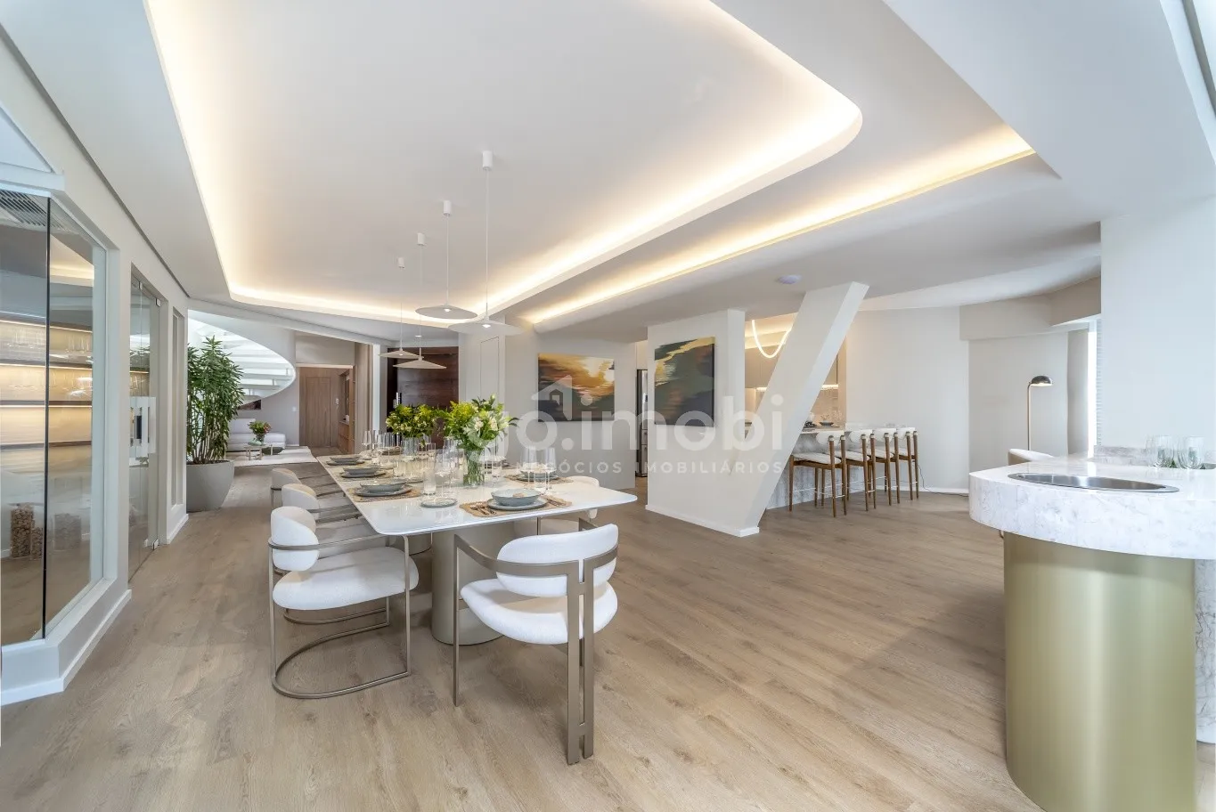 Cobertura Duplex à Venda no Edifício Theiss Heim - Frente Mar em Balneário Camboriú/SC — foto 3