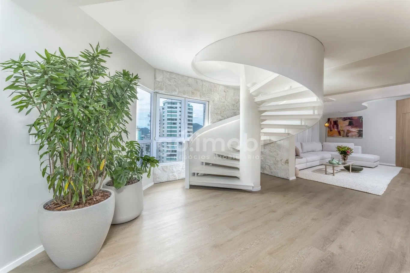 Cobertura Duplex à Venda no Edifício Theiss Heim - Frente Mar em Balneário Camboriú/SC — foto 7