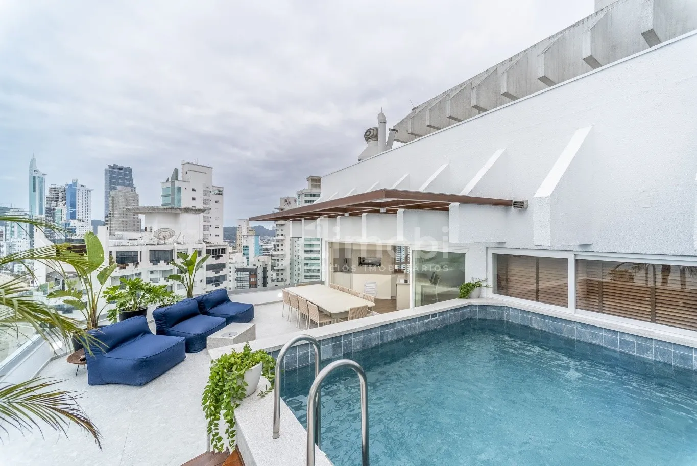 Apartamento à venda com 6 quartos e 6 suítes, 4 vagas, 421m² no Barra Sul, Balneário Camboriú - foto 1