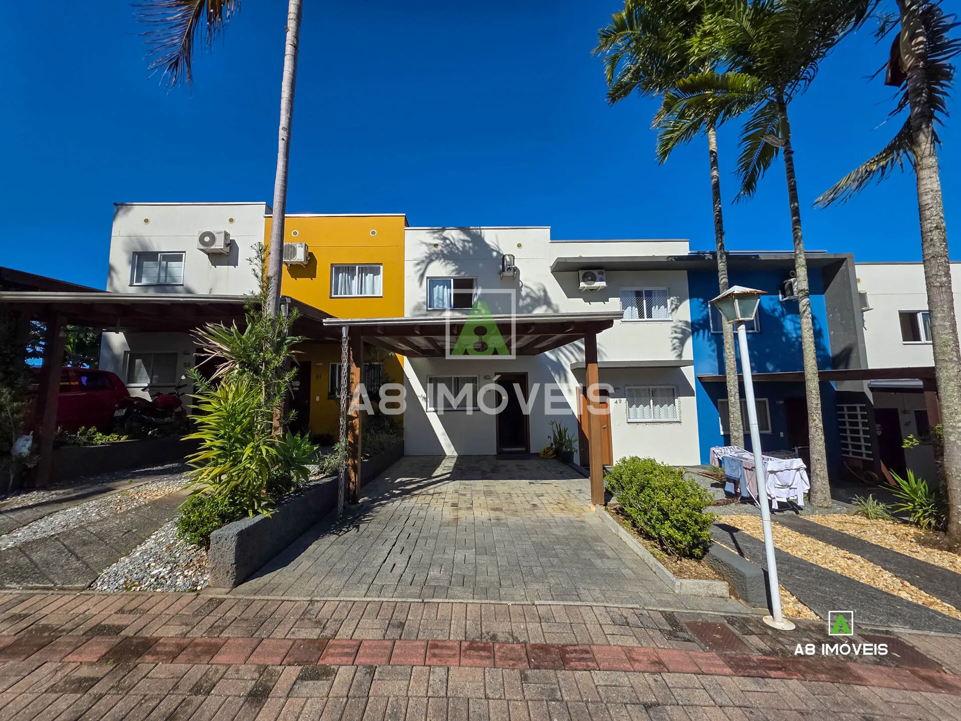 SOBRADO CONDOMÍNIO ITOUPAVA CENTRAL SEMI MOBILIADO - foto 1