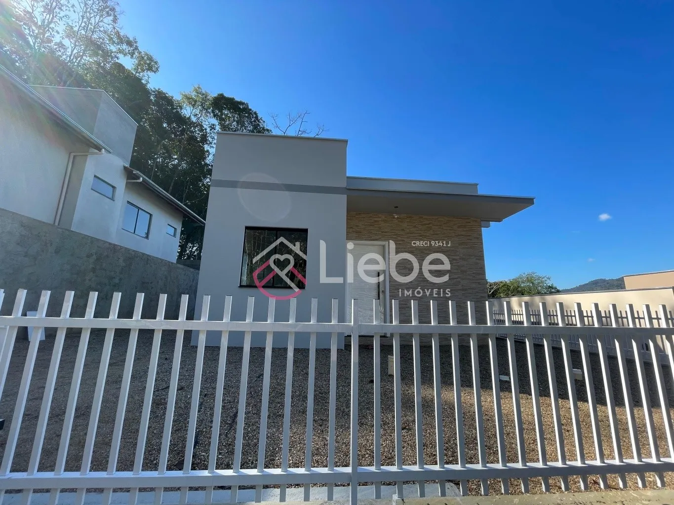 Casas com 03 dormitórios e uma suíte no Residencial LION II a partir de 70,00m de área privativa em cada unidade. Localizado no Bairro Ribeirão Clara na cidade de Pomerode. - foto 1