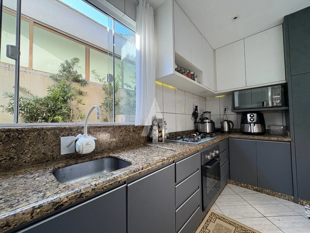 Casa plana com 1 suíte e 2 quartos à venda no bairro Costa e Silva em Joinville - SC por R$ 790.000,00. — foto 5