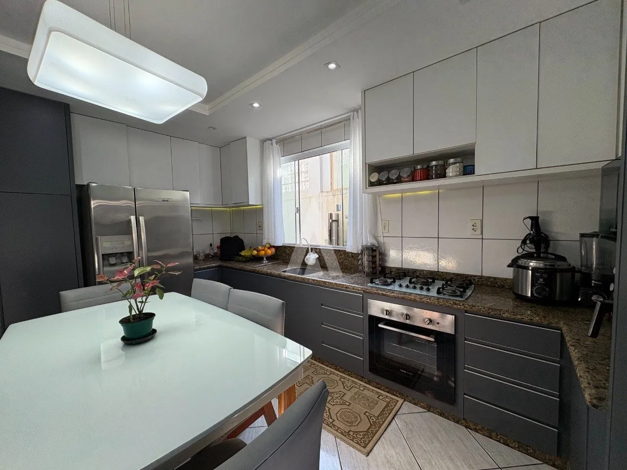 Casa plana com 1 suíte e 2 quartos à venda no bairro Costa e Silva em Joinville - SC por R$ 790.000,00. — foto 7