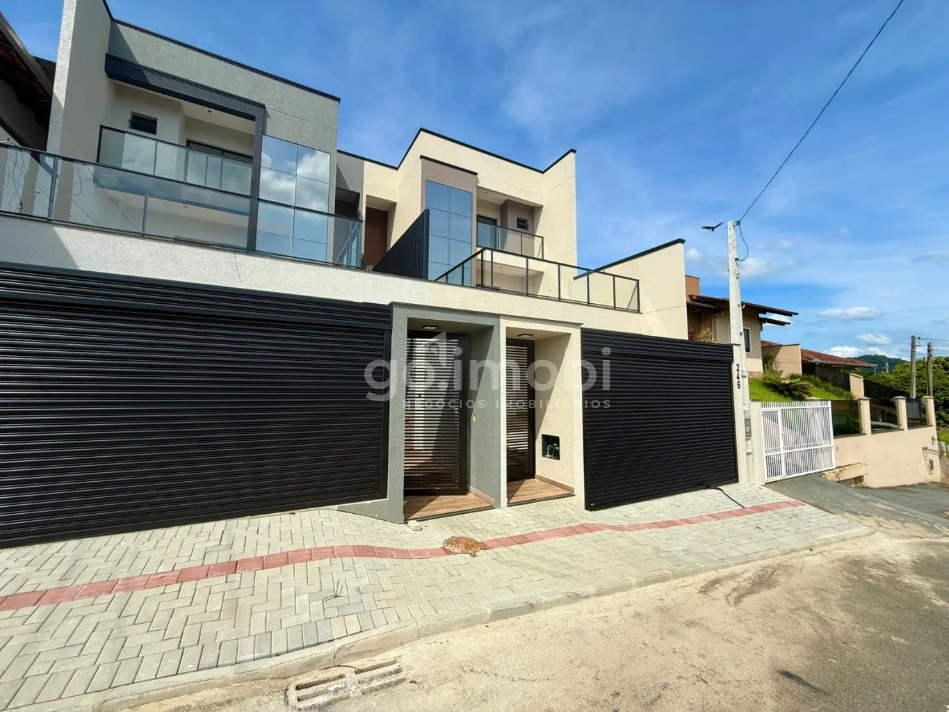 Sobrado Triplex Alto Padrão no Bairro Tapajós em Indaial — foto 2