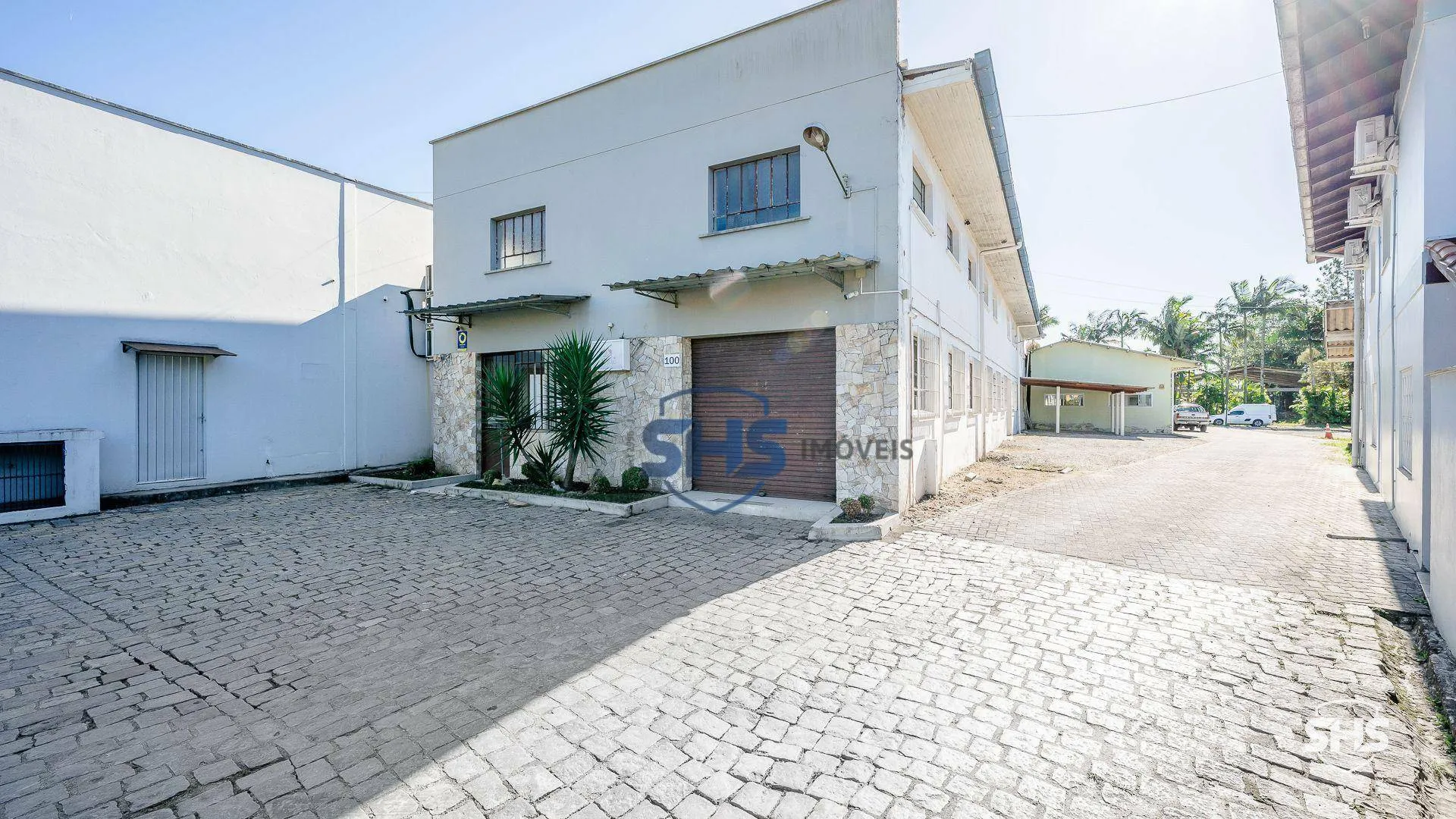 Galpão a venda em ótima localização no bairro Coloninha em Gaspar - foto 1