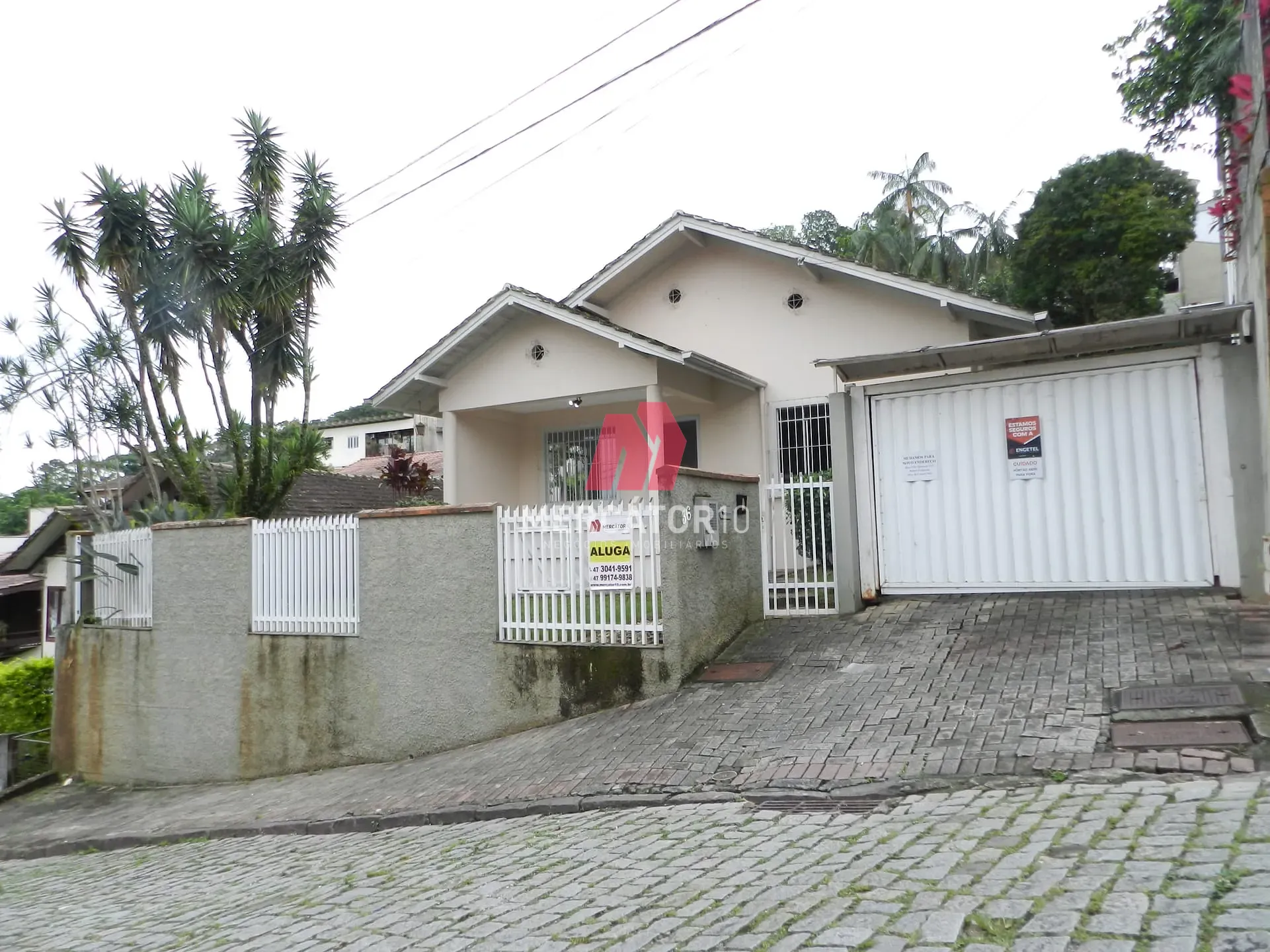 Casa · para alugar · 3 quartos · 159.9m² · Vila Nova, Blumenau